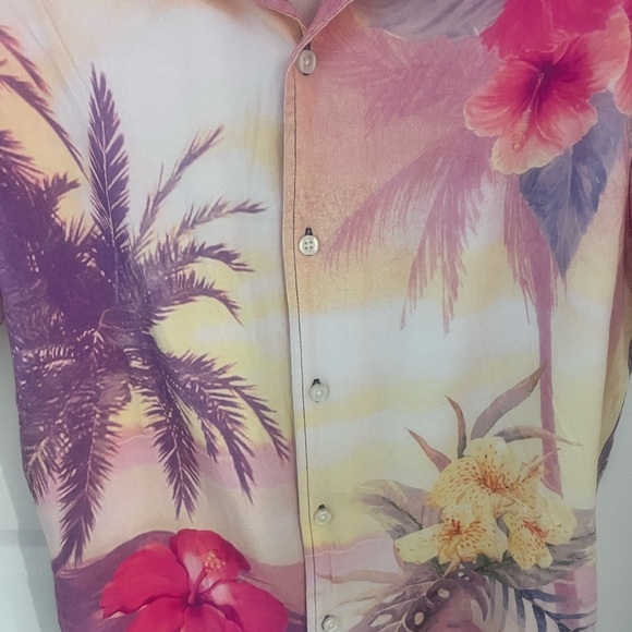 Guess Men’s Floral Hawaiian Button Down Shirt Size Medium - Picture 7 of 11